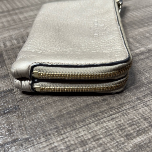 Coach Pebbled Leather Double Corner Zip Wallet - Picture 6 of 9